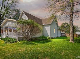 122 N Jefferson St, Medora, IL 62063