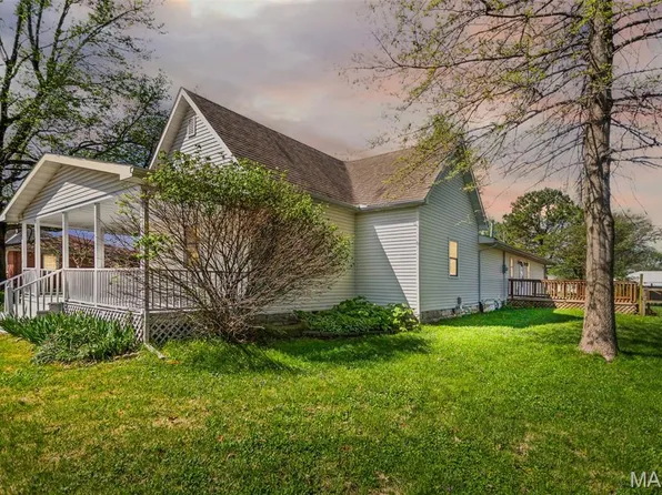 122 N Jefferson St, Medora, IL 62063