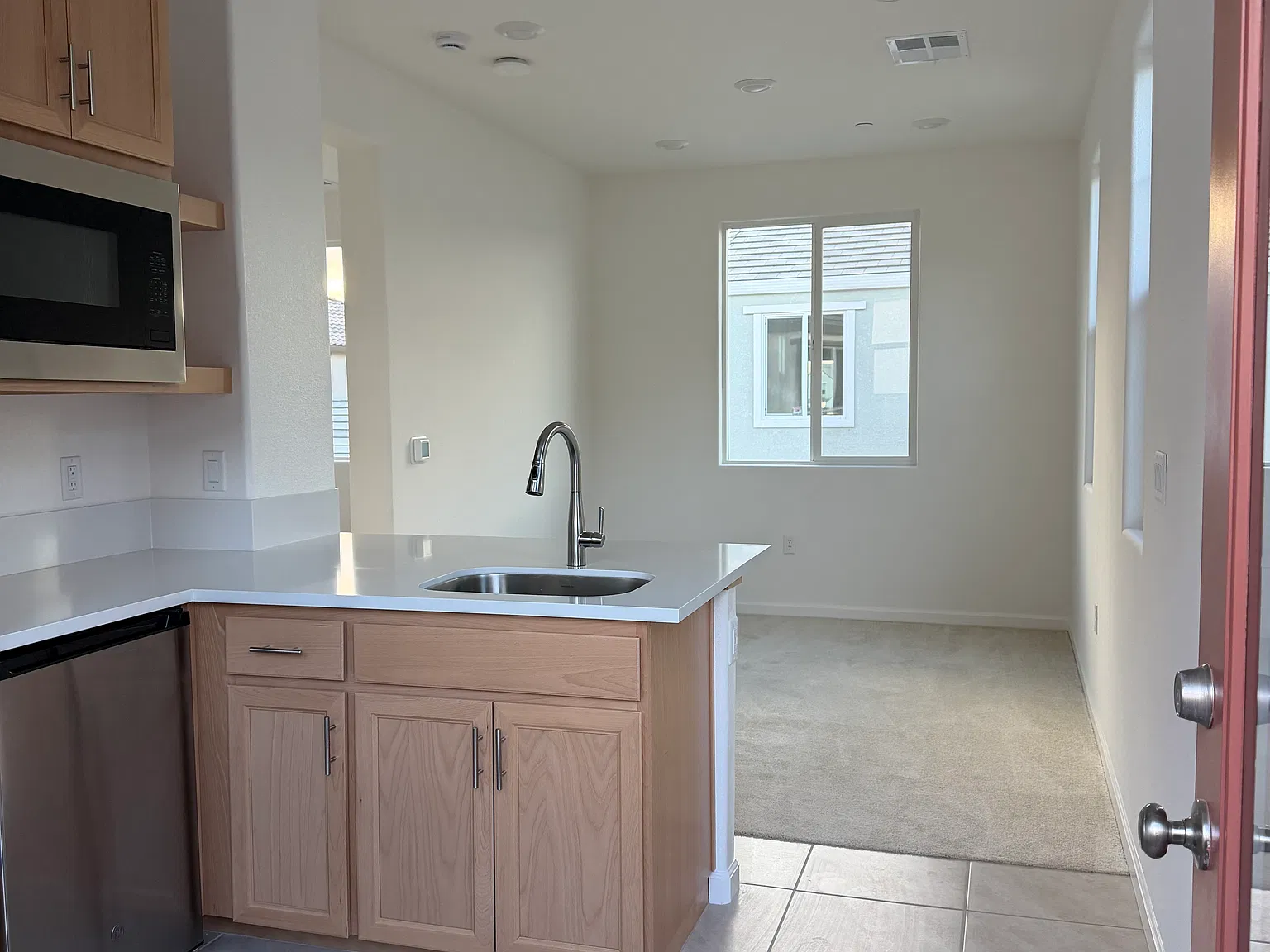 1 bed, 500 sqft, $1,600 — Photo 1