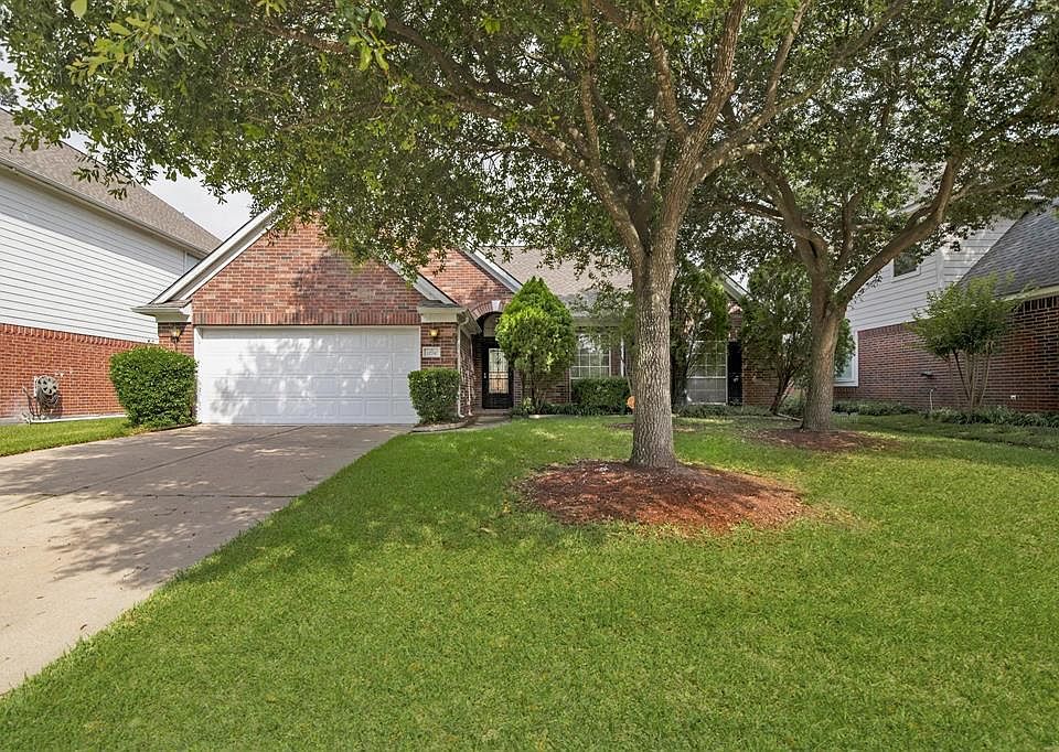 1st image of 12747 Regal Pine Ln