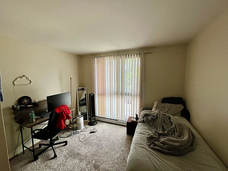 3445 N Oakland Ave — Photo 8