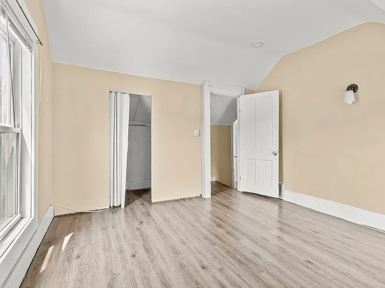 1421 Tremont St — Photo 16