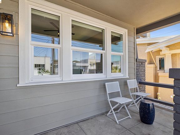 5th image of 1092 Dwight Way