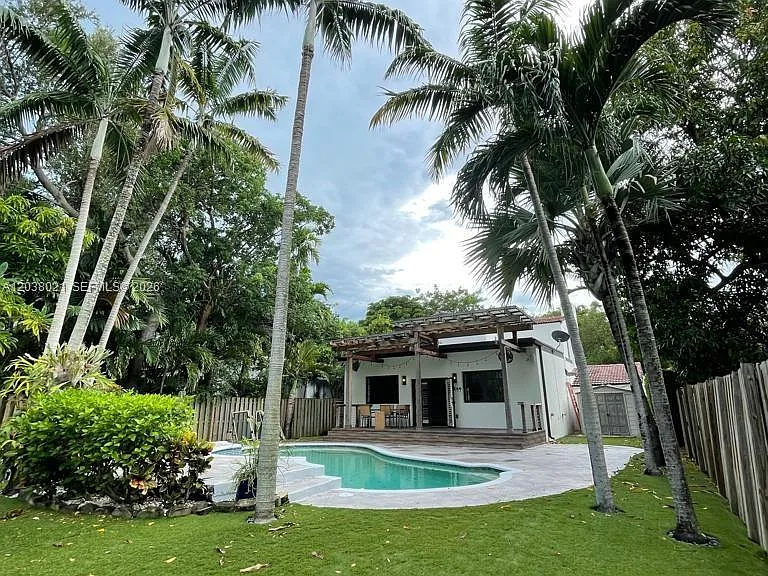 111 SW 29th Rd — Photo 9