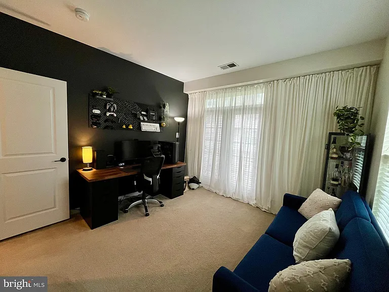 15181 Leicestershire St — Photo 21
