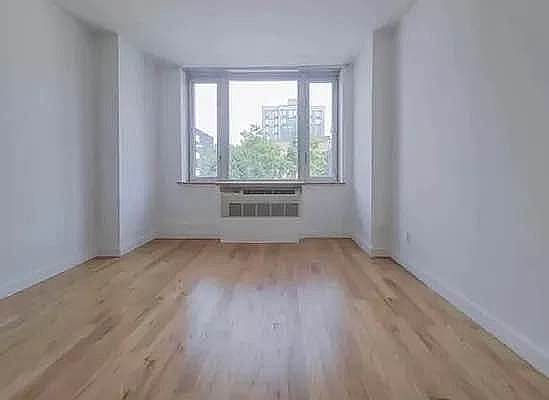 3rd image of 196 Stanton St APT 3I