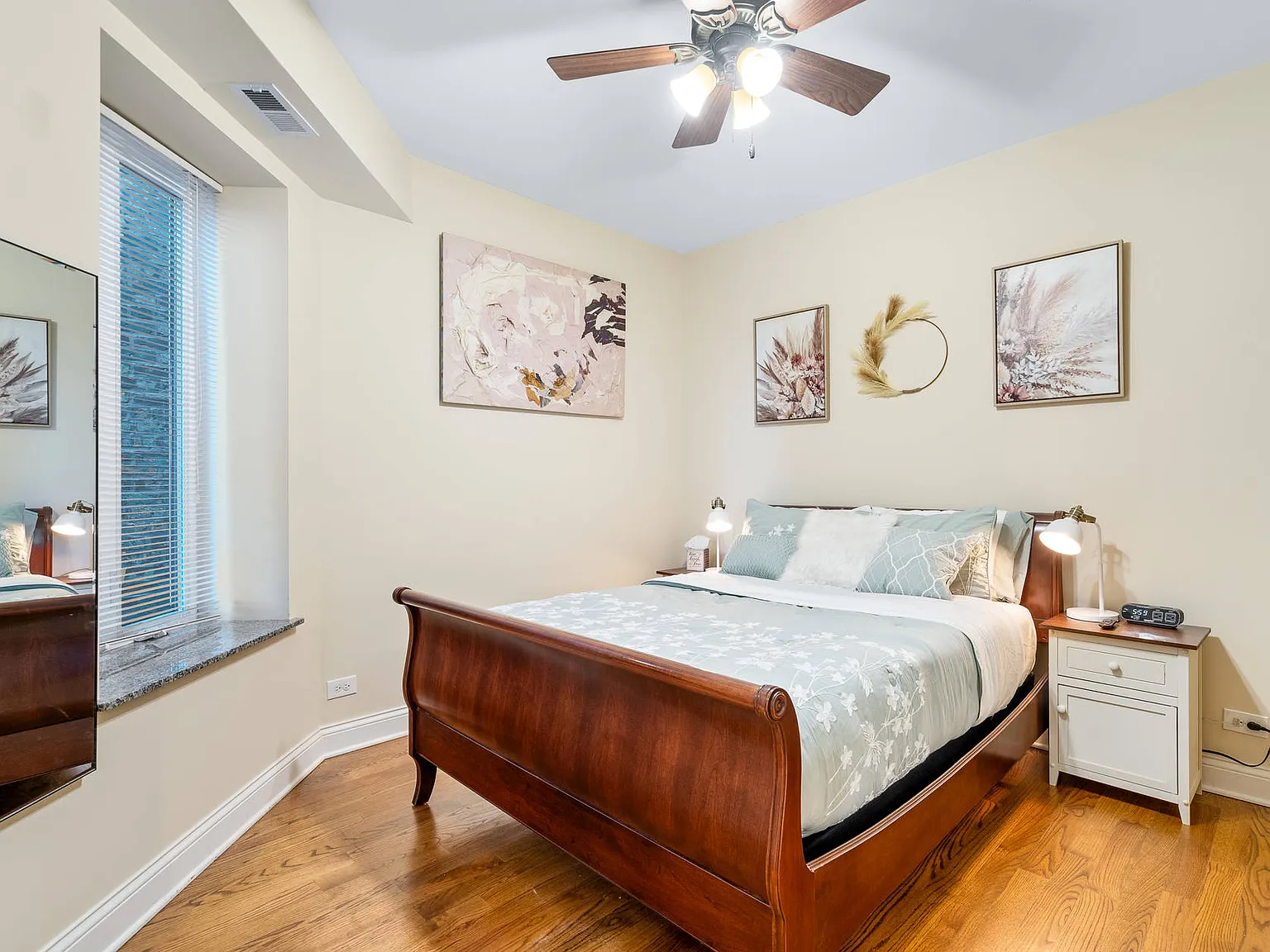 2 bed, 1000 sqft, $3,500 — Photo 4