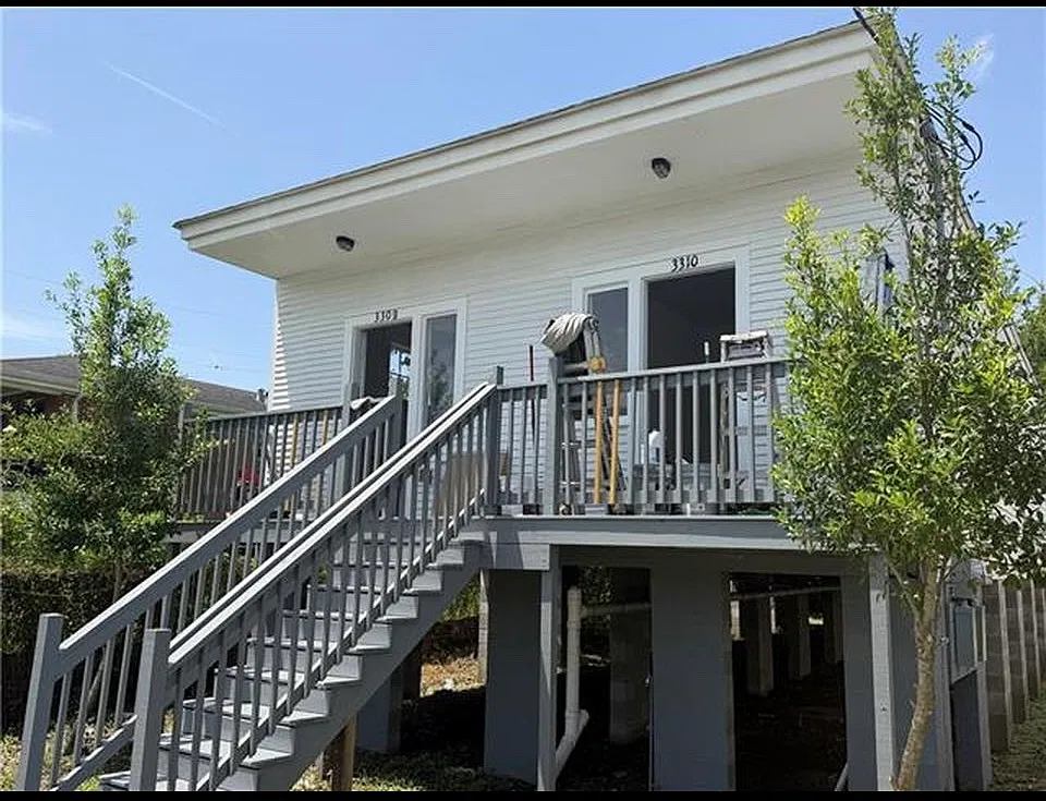 3 bed, 840 sqft, $1,950 — Photo 1