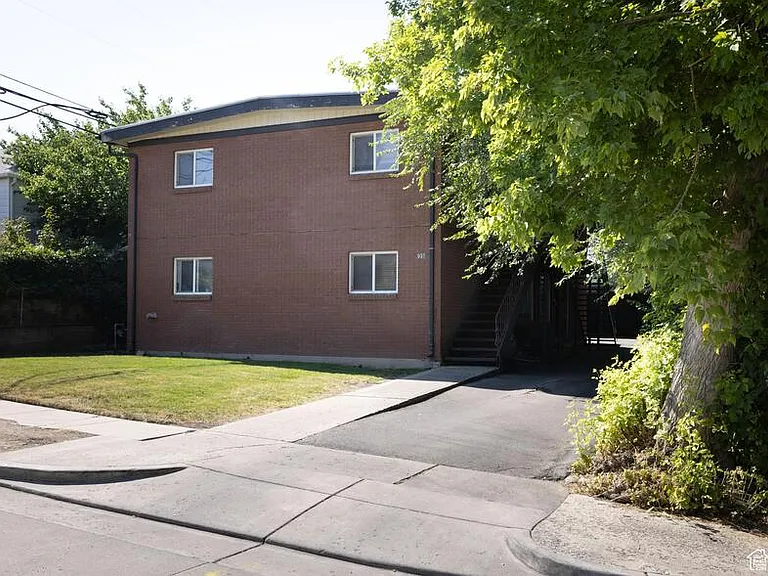 938 E Lowell Ave #2 — Photo 3