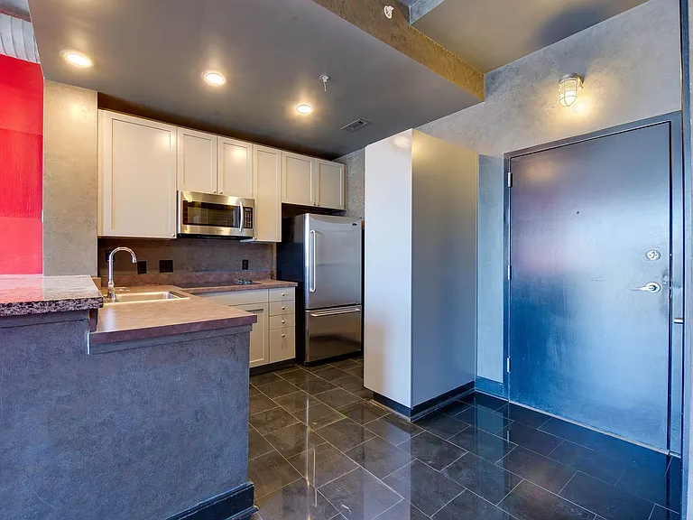 710 W Trade St #312 — Photo 4