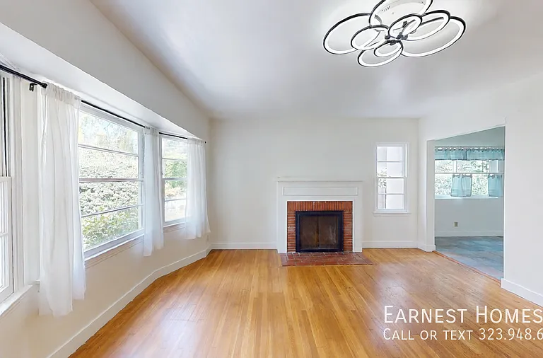 14920 Hesby St — Photo 3