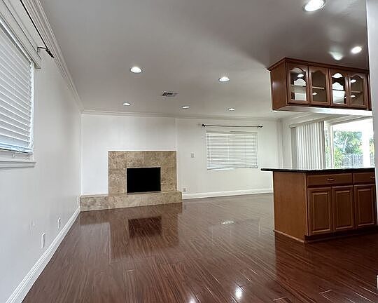 4th image of 7924 Peachtree Ave