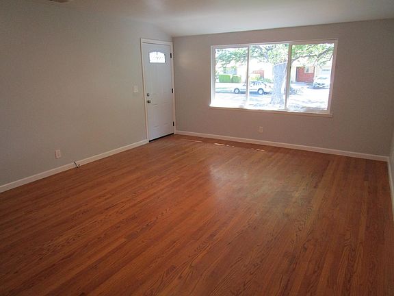3rd image of 5701 Croydon Ave