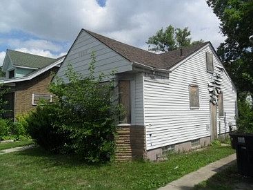 2nd image of 9910 Woodmont Ave