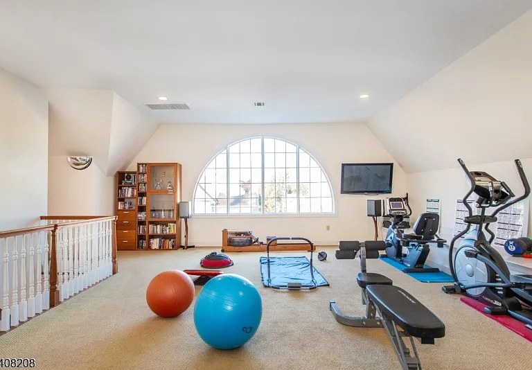 3 Christopher Ct — Photo 5
