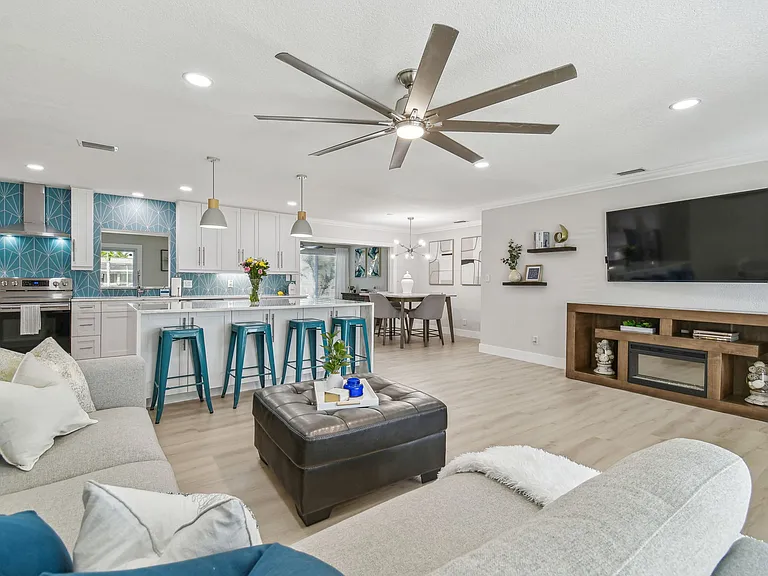 3922 Fontainebleau Dr — Photo 6