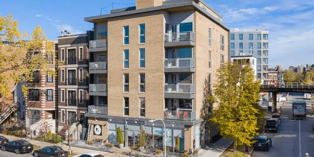 Building Photo - 3301 N Sheffield Ave