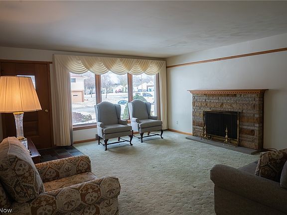 3rd image of 2751 Saginaw Dr