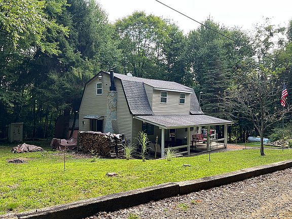3rd image of 1059 Crystal Springs Rd