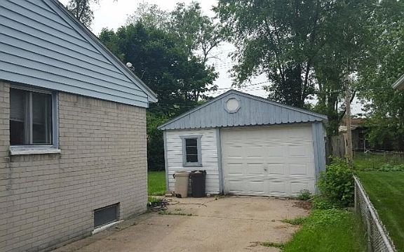 3rd image of 820 Desoto Ave