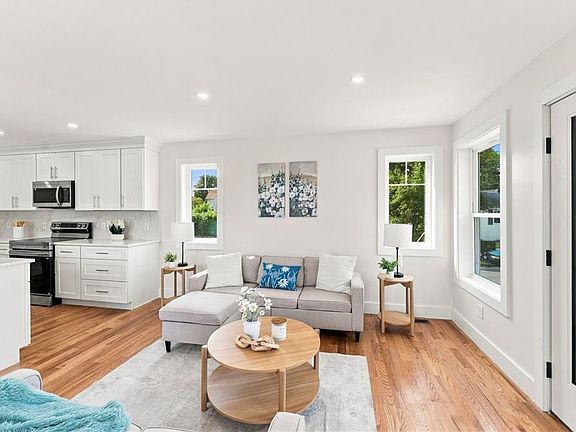 4th image of 67 Harding Ave