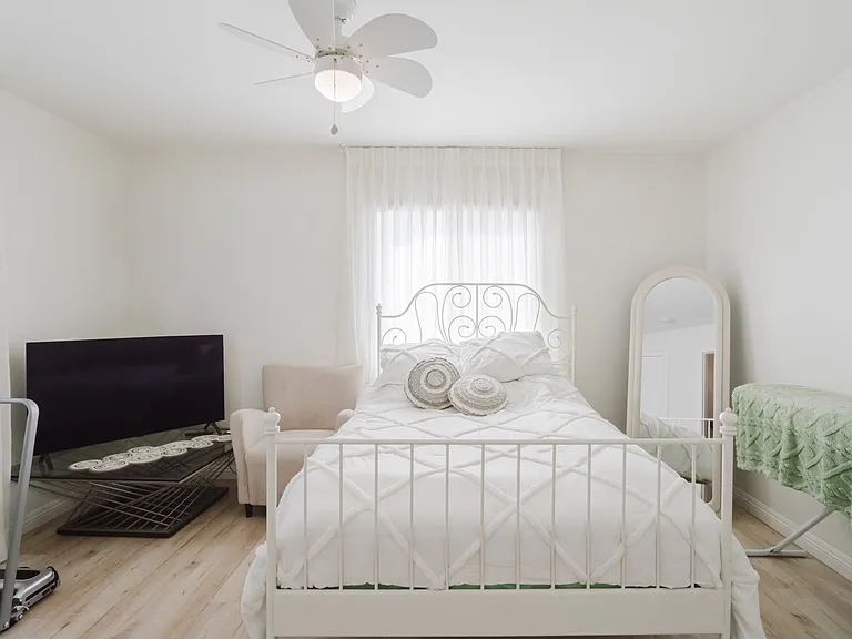 10619 Mather Ave — Photo 37