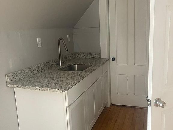 3rd image of 11 Jay St APT 2