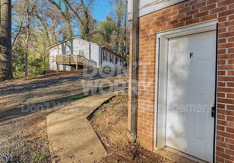 615 Dumaine St #F — Photo 2