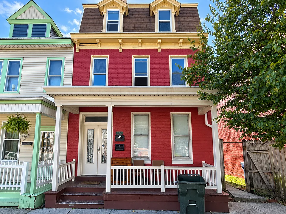 2 bed, 1.0 bath, 720 sqft, $1,250