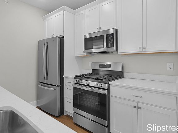 5th image of 2354 Watertown Way NE