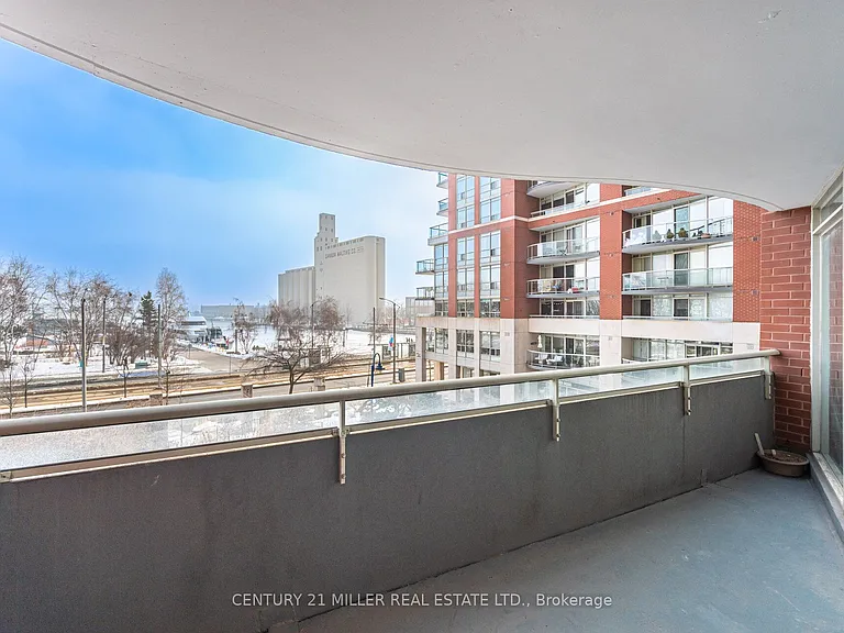 550 Queens Quay W #318 — Photo 23