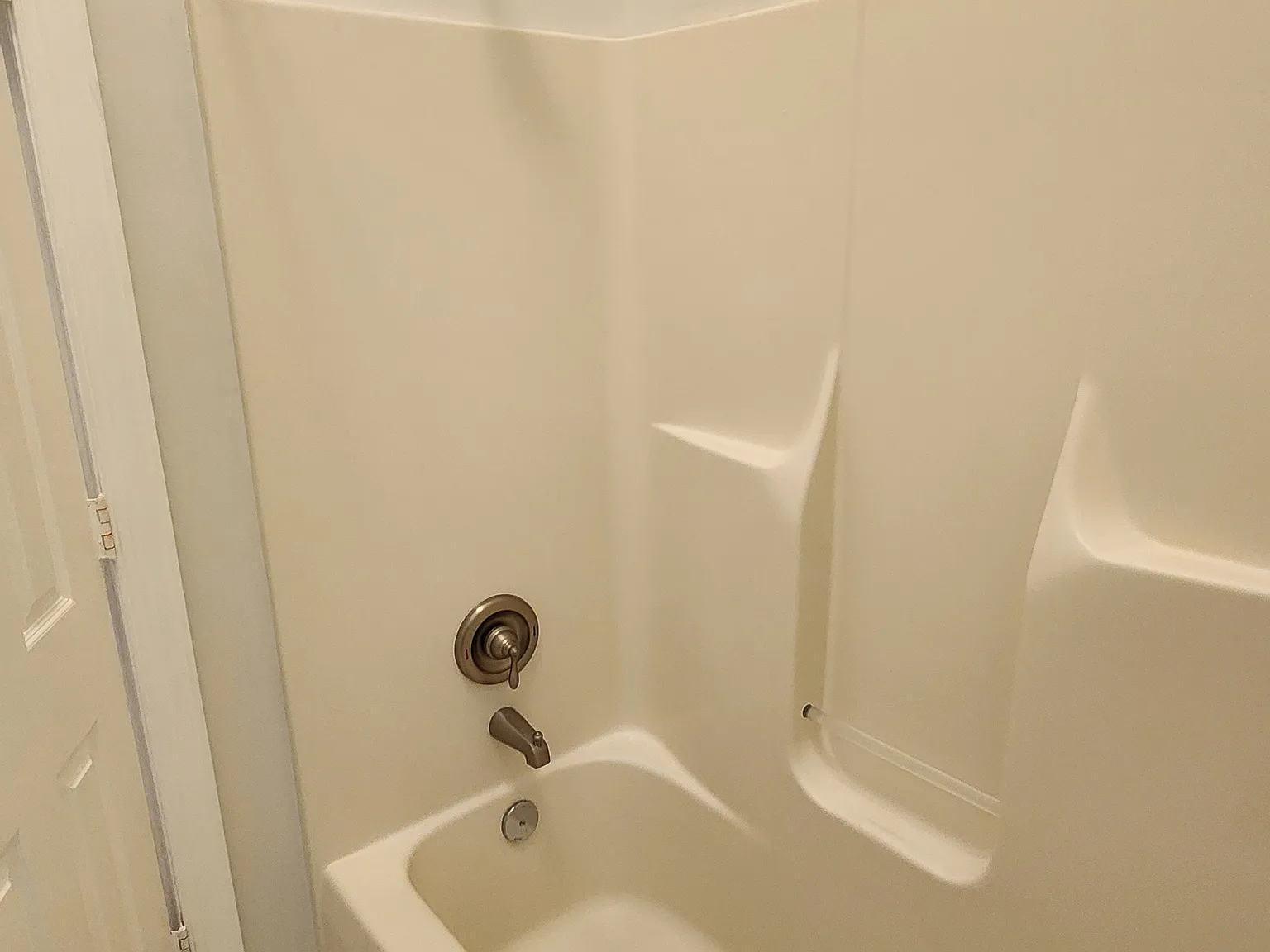 2 bed, 1000 sqft, $1,800 — Photo 2
