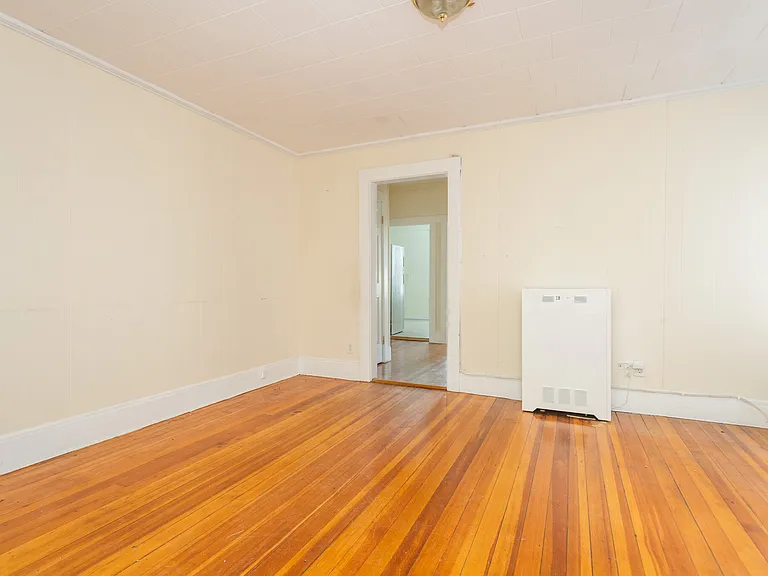 31 South St #6 — Photo 3
