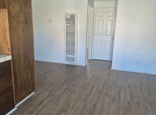 15430 Meyer Rd APT 4, Mojave, CA 93501