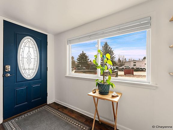 3rd image of 602 E Gopp Ct