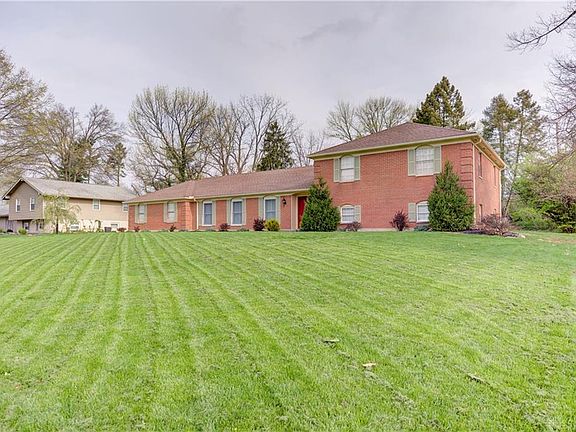 3rd image of 211 Estates Dr