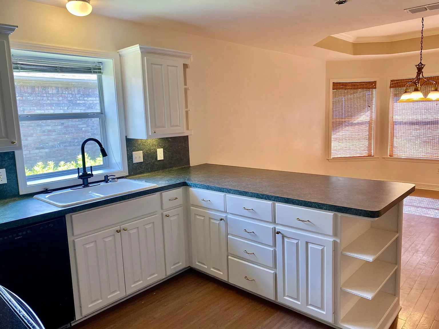 3 bed, 1855 sqft, $2,100 — Photo 3