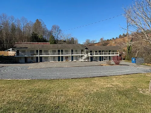3334 Dellwood Rd Photo 1
