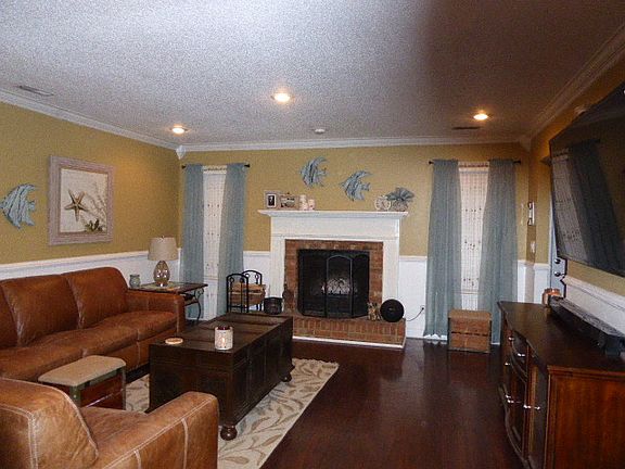 2nd image of 4824 Fountain Hall Dr