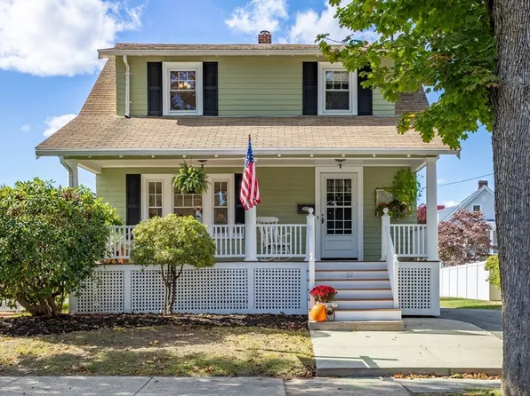 57 Middlesex Rd, Stoneham, MA 02180