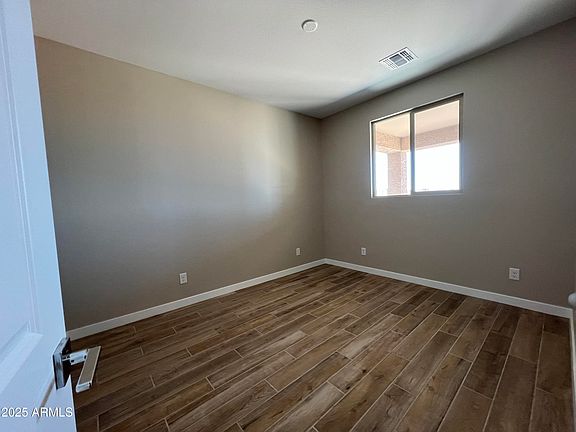 3rd image of 17493 W FULTON Street