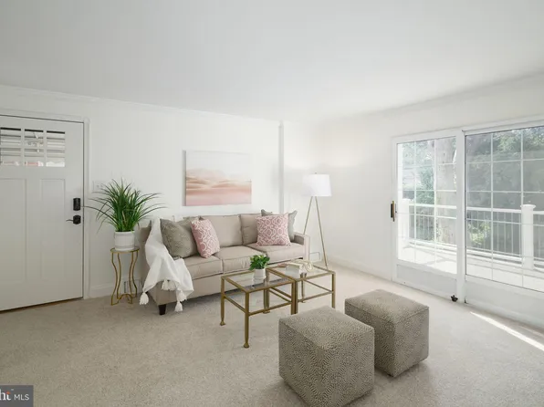 15068 Carter Rd, Philadelphia, PA 19116