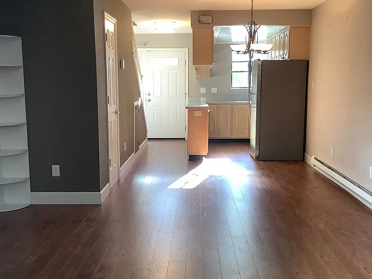 495 Chestnut St #3 — Photo 4