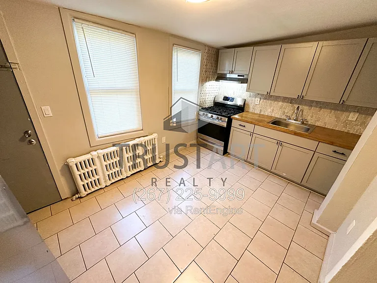 1867 E Wensley St — Photo 1