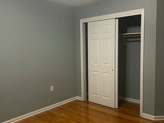 4th image of 918 Emma St Floor 2