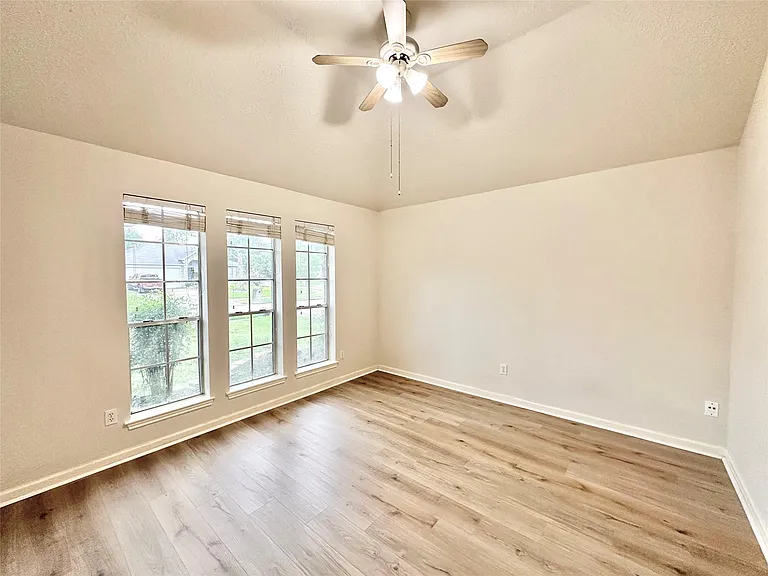 3907 Crystal Pass Ct — Photo 4