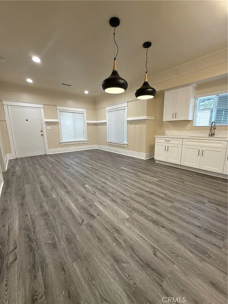 4 bed, 1176 sqft, $4,600 — Photo 3