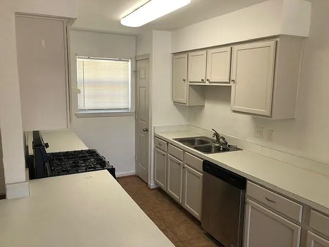 1430 Judy Dr — Photo 4
