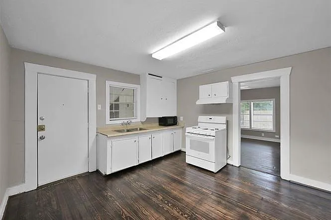 4208 Delhi St — Photo 17