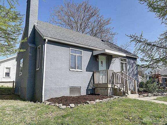 2nd image of 800 Ivywood St